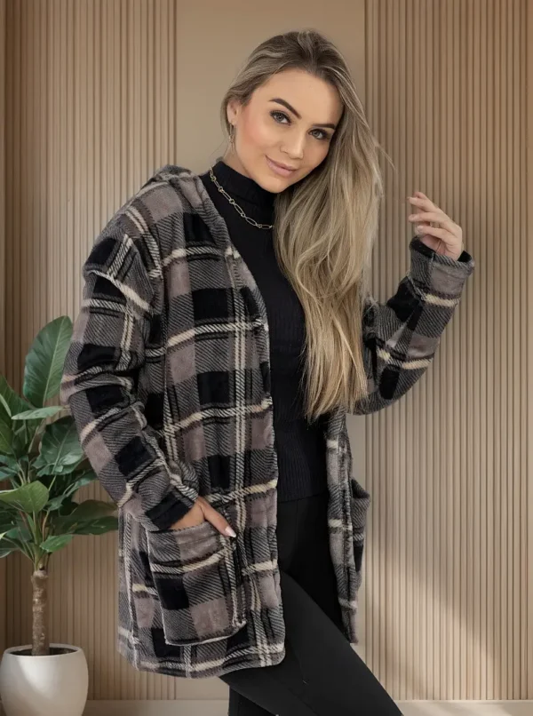 Cód. 585 - Teddy Jaqueta Peluciada Inverno Frio Quentinho Bolsos Capuz