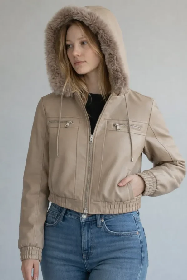 Cód. 1139 - Jaqueta Feminina Cropped Com Capuz Peluciado